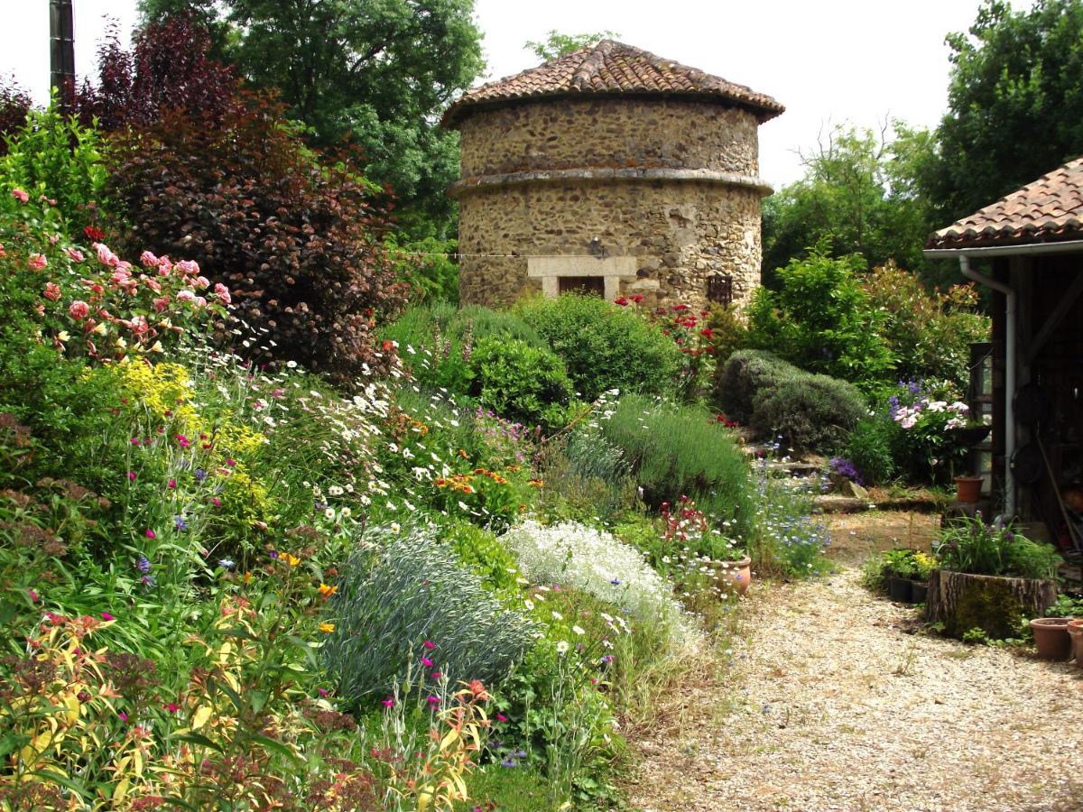 Villa Menet Montbron Exterior foto